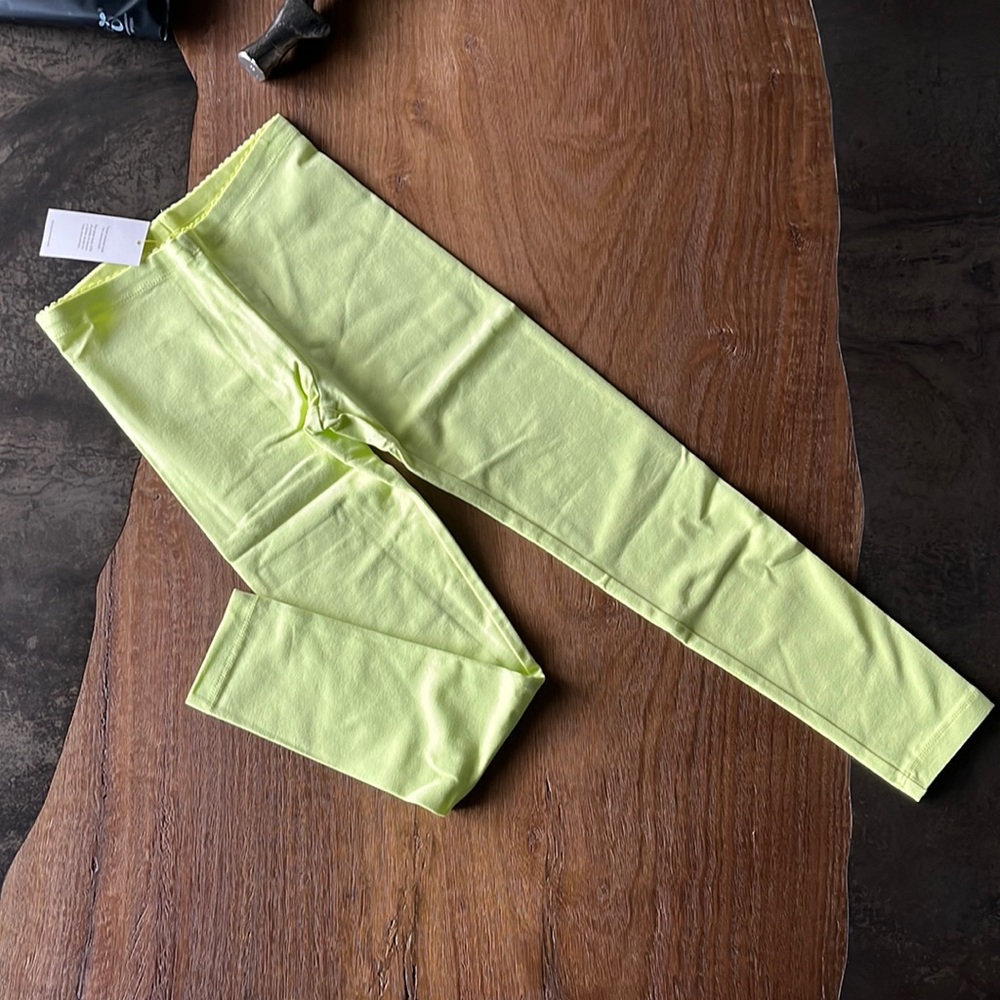 NWT Tea Collection Solid Leggings